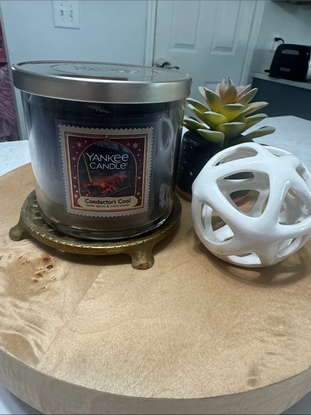 Yankee Candle Conductor’s Coal 3 Wick Jar Candle - 14.5 Oz
